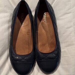 Vionic Women's Navy Quilted Flats